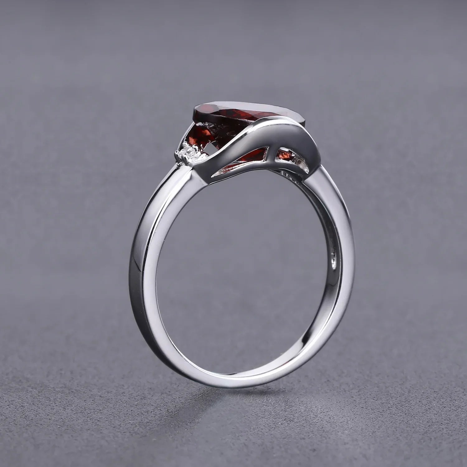 925 Natural Red Garnet Birthstone Silver Ring - Y.S Alley